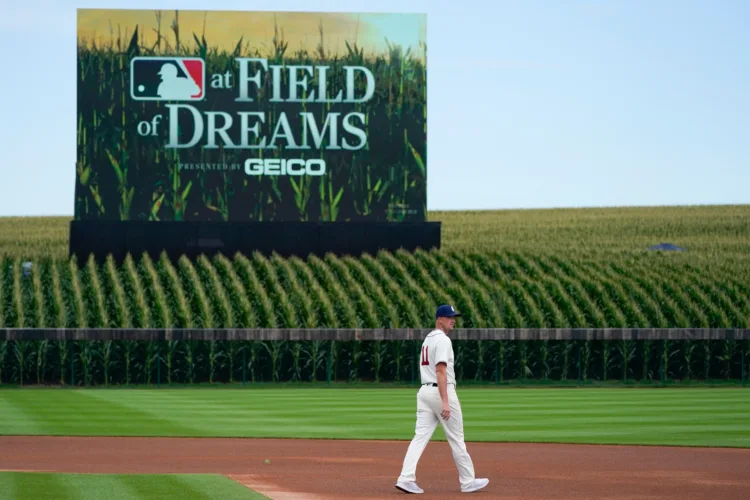 MLB is back at the Field of Dreams